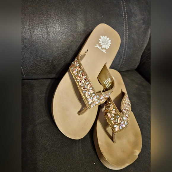 Yellow Box Women's Rise Wedge Thong Sandal Flip Flop with Bling Rhinestones sz8 - Picture 3 of 11